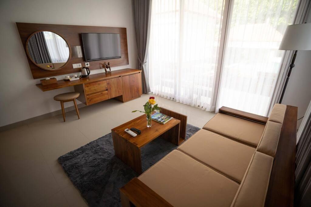 Nau Nusa Villa Batununggul Esterno foto