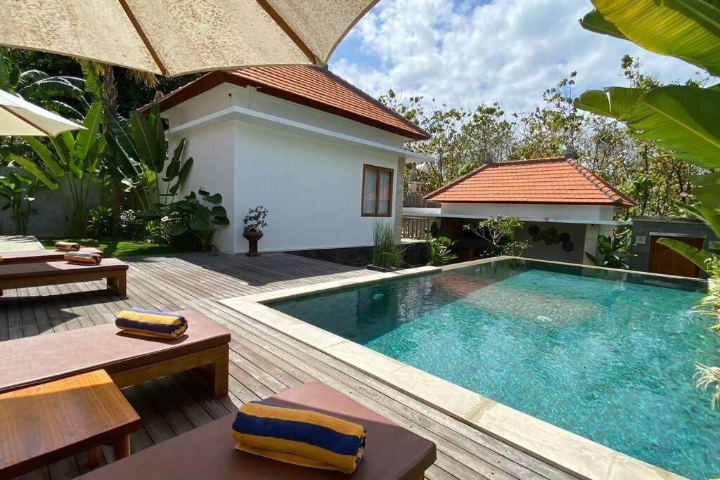 Nau Nusa Villa Batununggul Esterno foto
