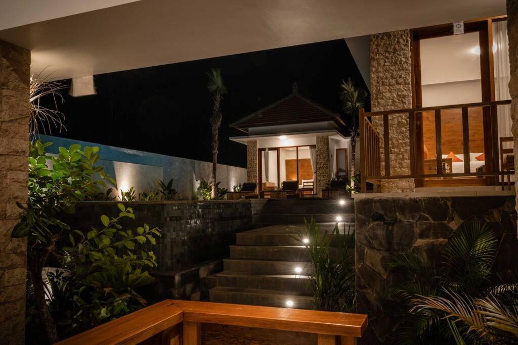 Nau Nusa Villa Batununggul Esterno foto
