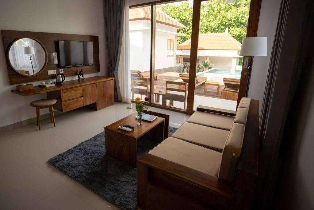 Nau Nusa Villa Batununggul Esterno foto