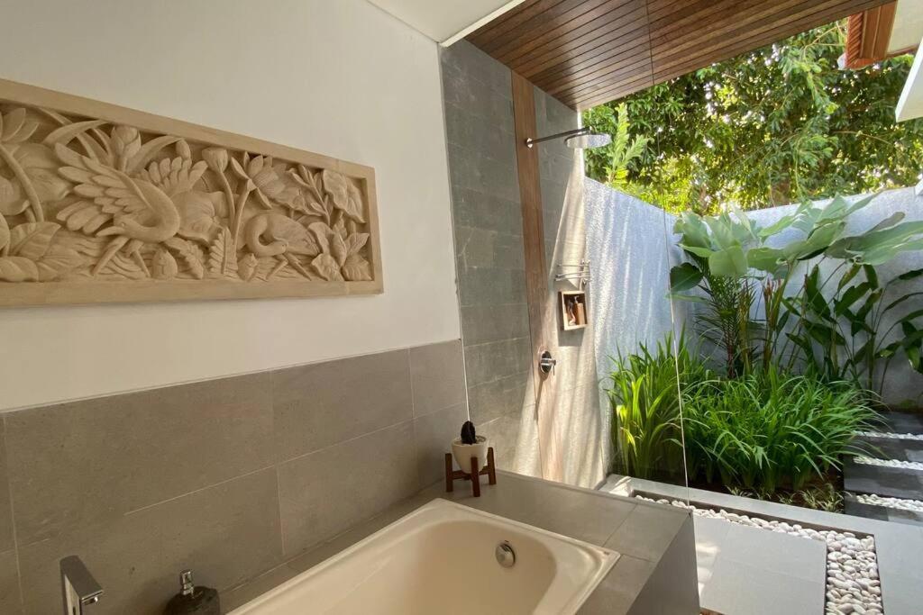 Nau Nusa Villa Batununggul Esterno foto